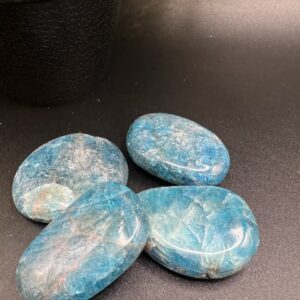 Pierre plate Apatite Bleue